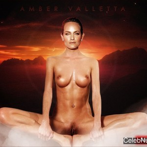 Amber valletta nude pics