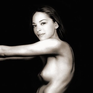 Kristin Kreuk Free Nude Celeb sexy 3 