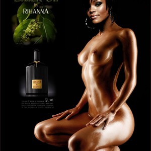 Rihanna Naked Celebrity Pic sexy 15 