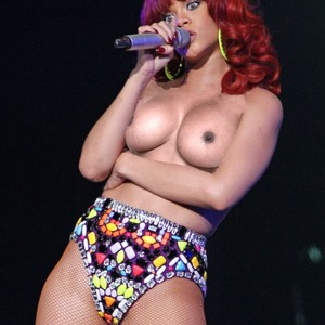 Rihanna Nude Celebrity Picture sexy 2 